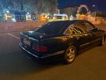 Mercedes E 270-4