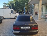 Mercedes E 240-6