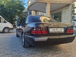 Mercedes E 240-5