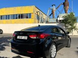 Hyundai Elantra-11