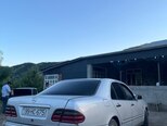 Mercedes E 200-5