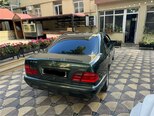 Mercedes E 230-5