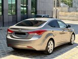 Hyundai Elantra-5
