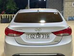 Hyundai Elantra-3