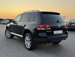 Volkswagen Touareg-5
