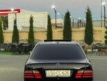 Mercedes E 240-5
