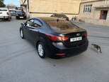 Hyundai Elantra-6