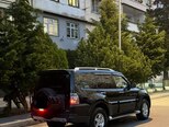 Mitsubishi Pajero-8