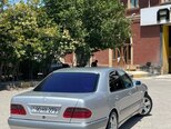Mercedes E 230-7
