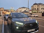 Toyota RAV4-8
