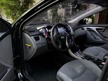 Hyundai Elantra-11