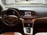 Hyundai Elantra-17