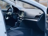 Hyundai Elantra-12