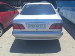 Mercedes E 240-2