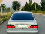 Mercedes E 220-6