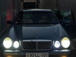 Mercedes E 200-11