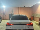 Hyundai Elantra-6