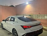 Hyundai Elantra-4