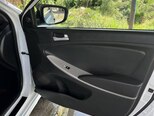 Hyundai Accent-14