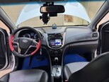 Hyundai Accent-11