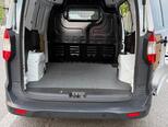 Ford Transit Courier-17