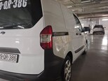 Ford Transit Courier-8