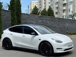 Tesla Model Y-8
