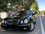 Mercedes E 220-1