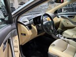 Hyundai Elantra-13