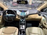 Hyundai Elantra-15