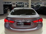 Hyundai Elantra-12