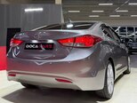Hyundai Elantra-10