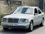 Mercedes E 200-11