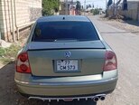 Volkswagen Passat-4