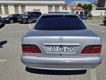 Mercedes E 200-3