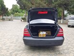 Mercedes E 240-11