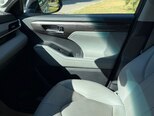 Toyota Highlander-12