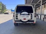 Mitsubishi Pajero-4