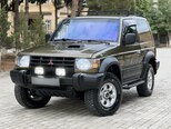 Mitsubishi Pajero-2