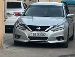 Nissan Altima-1
