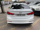Hyundai Elantra-4