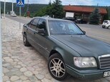 Mercedes 200 E-2
