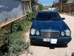 Mercedes E 240-1