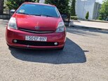 Toyota Prius-12
