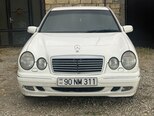 Mercedes E 240-1