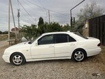 Mercedes E 240-4