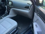 Hyundai Elantra-12
