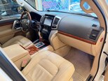 Toyota Land Cruiser-11