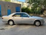 Mercedes E 240-10