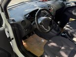 Ford Transit Courier-4